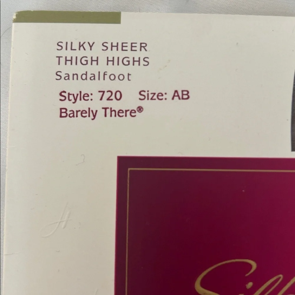 Hanes Silk Reflections Silky sheer thigh highs sandalfoot size AB barely there